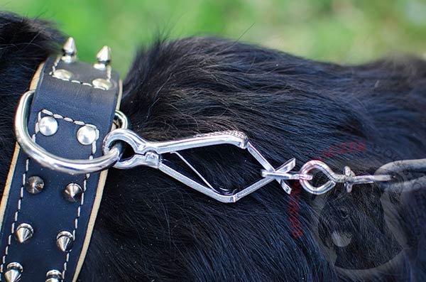 Duly stitched padded leather collar for extra durability