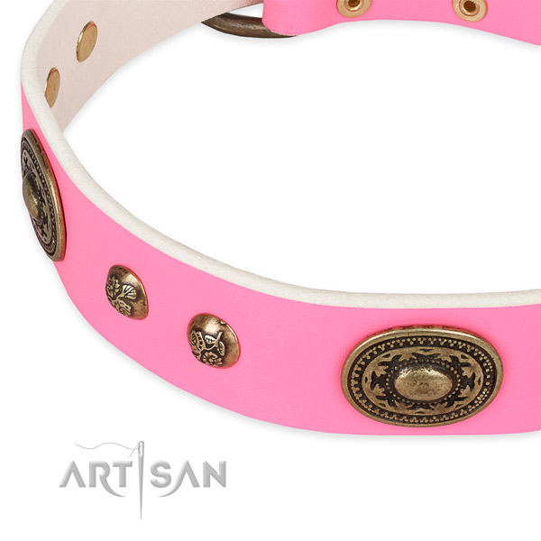 Trendy full grain leather collar for your impressive doggie