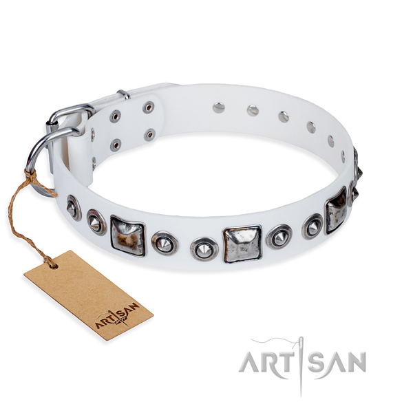 Full grain genuine leather dog collar made of top notch material with reliable traditional buckle